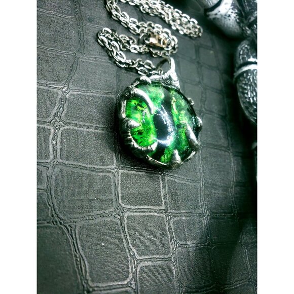 Green gothic dragon eye - Picture 8 of 12